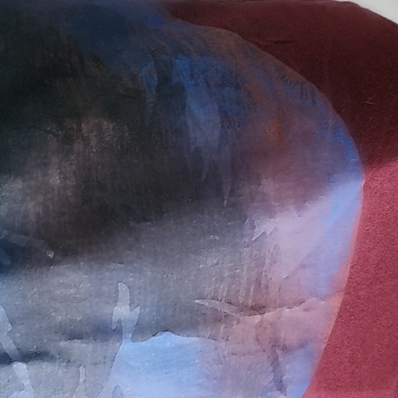 American Eagle maroontee with blue and black graphics - Picture 6 of 15